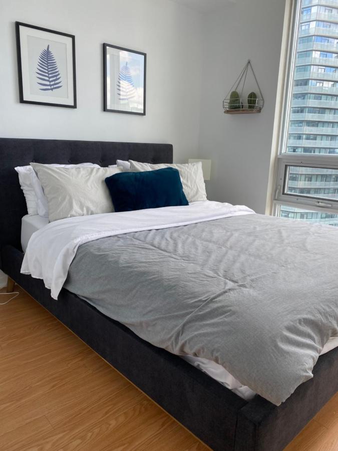 Toronto CN Tower Maple Leaf Square Luxurious 2 Bedroom Condo Extérieur photo