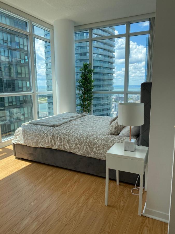 Toronto CN Tower Maple Leaf Square Luxurious 2 Bedroom Condo Extérieur photo