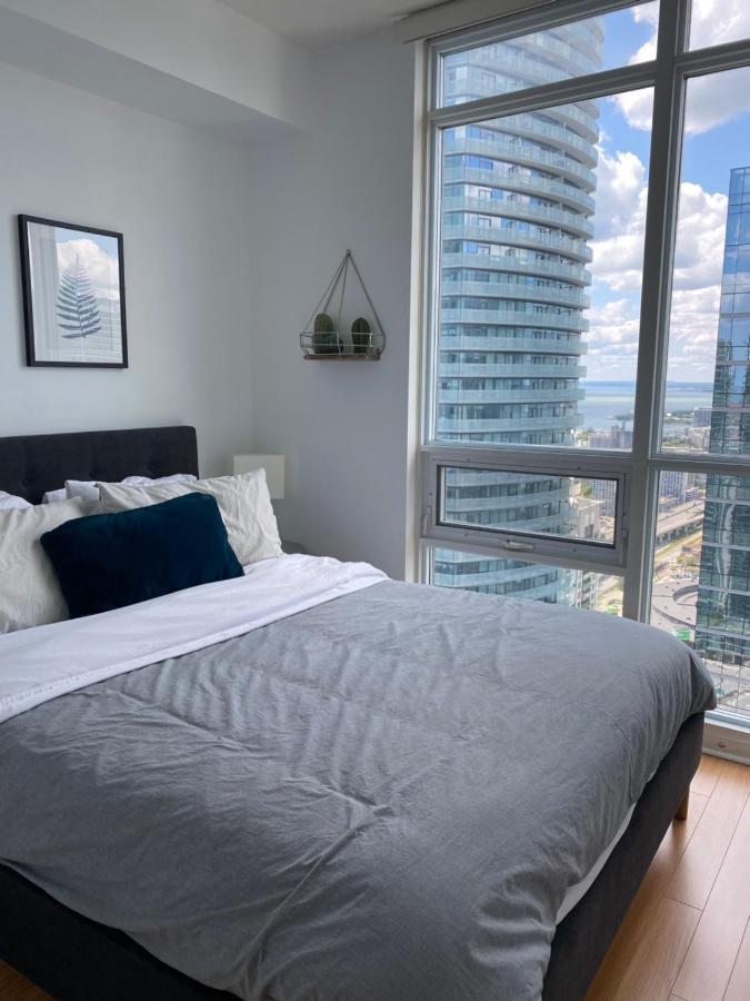 Toronto CN Tower Maple Leaf Square Luxurious 2 Bedroom Condo Extérieur photo