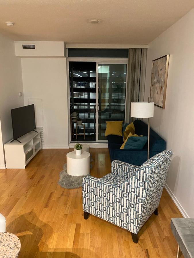 Toronto CN Tower Maple Leaf Square Luxurious 2 Bedroom Condo Extérieur photo